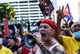 Encuesta desmiente a Díaz-Canel: mayoría de cubanoamericanos se opone a un nuevo deshielo