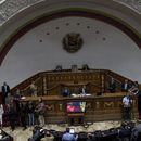 Asamblea posterga debate sobre juicio político a Maduro