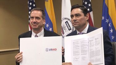 USAID suscribe acuerdo cooperación con Guaidó
