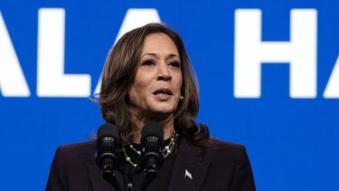 La vicepresidenta Kamala Harris habla durante la 88 convención nacional de la Federación Estadounidense de Maestros, el jueves 25 de julio de 2024, en Houston. (Foto AP/Tony Gutierrez)