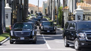 El presidente Donald Trump sale del Trump International Golf Club, el viernes 4 de abril de 2025, en West Palm Beach, Florida. (AP Foto/Alex Brandon)
