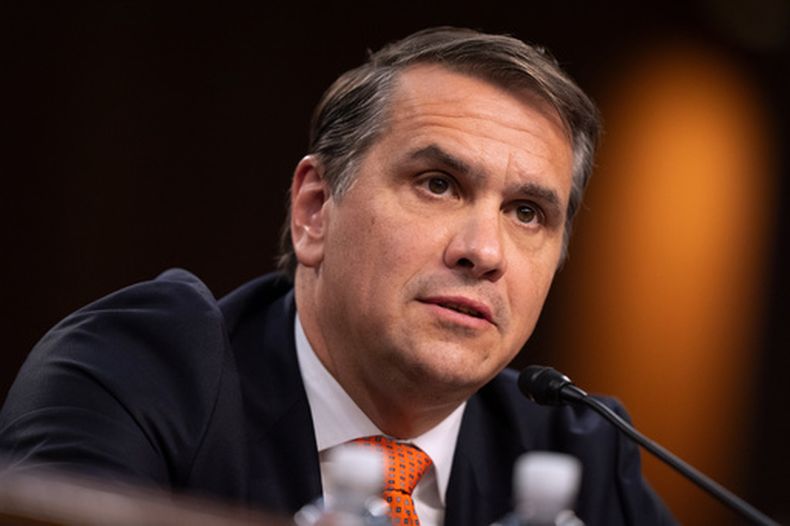 El secretario de Justicia interino, Todd Blanche, ante la Comisión de Asuntos Jurídicos del Senado, el miércoles 15 de julio de 2026, en Washington. (AP Foto/Mark Schiefelbein)