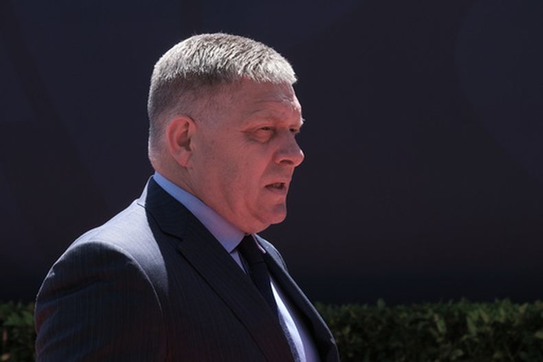 El primer ministro eslovaco Robert Fico en Tivat, Montenegro, el 5 de junio del 2026. (AP foto/Risto Bozovic)