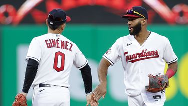 Guardianes, liderados por Ramírez y Civale, vencen a Reales
