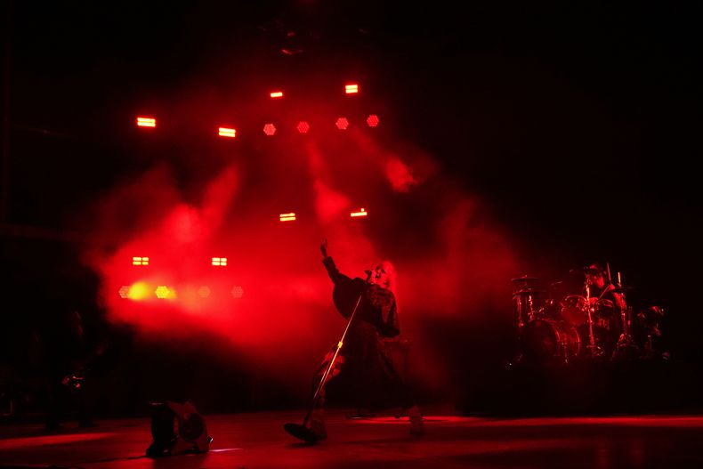 La cantante escocesa Shirley Manson, de la banda Garbage, actúa durante el festival Corona Capital en la Ciudad de México, el viernes 14 de noviembre de 2025. (Foto AP/Eduardo Verdugo)