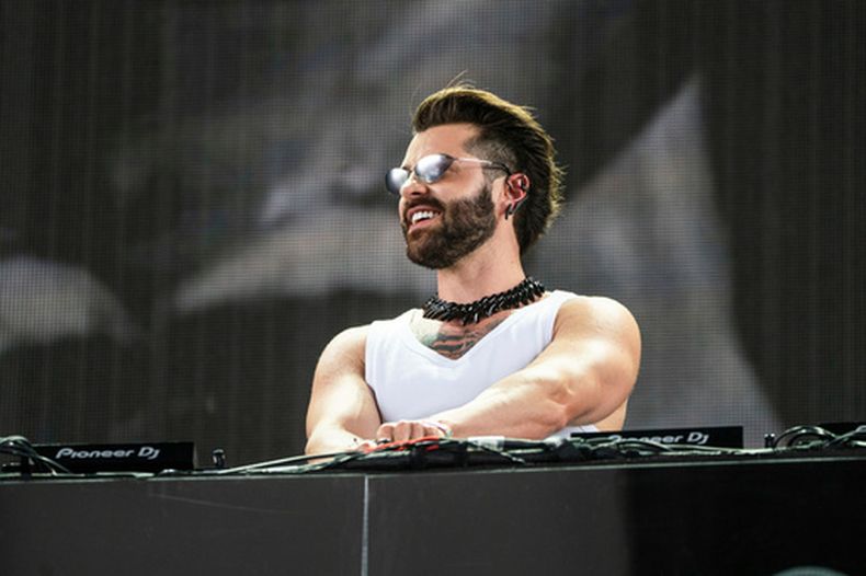 ARCHIVO - Alok se presenta durante el primer fin de semana del Festival de Música y Artes del Valle de Coachella en el Empire Polo Club el sábado 12 de abril de 2025, en Indio, California. (Foto Amy Harris/Invision/AP)