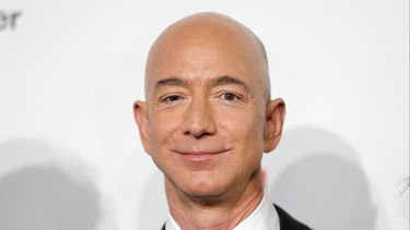 el misterioso superyate de jeff bezos de 500 millones de dolares
