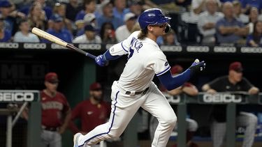 Con jonrón en rally postrero, Reales derrotan a Diamondbacks