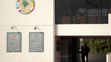 caso fifa: allanan en argentina empresas de profugos