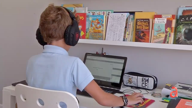 primera semana de clases  online en miami trae mas preguntas que respuestas