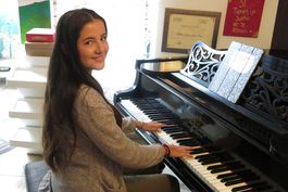 maria hanneman, una joven apasionada del piano clasico