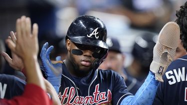 Tromp empuja 3 carreras y Bravos superan 5-2 a Marlins
