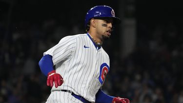 El dominicano Christopher Morel, de los Cachorros de Chicago, corre tras batear un sencillo en el duelo ante los Piratas de Pittsburgh, el jueves 15 de junio de 2023 (AP Foto/Nam Y. Huh)