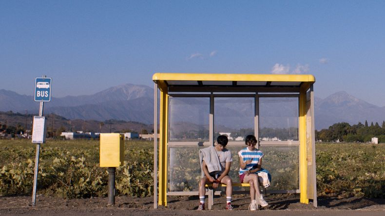 En esta imagen proporcionada por Blue Fox Entertainment Max Pelayo, izquierda, y Reese Gonzales en una escena de Aristotle and Dante Discover the Secrets of the Universe. (Blue Fox Entertainment via AP)