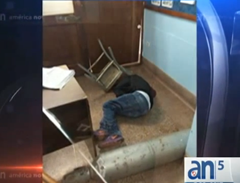 Una banda de delincuentes ingresó a una sala de operaciones de un hospital en Caracas y mató a un paciente y a su hermano.