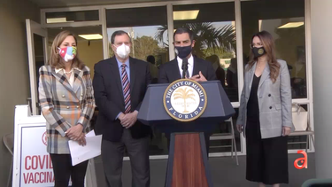 abren primer centro movil de vacunacion en edificio de personas de la tercera edad