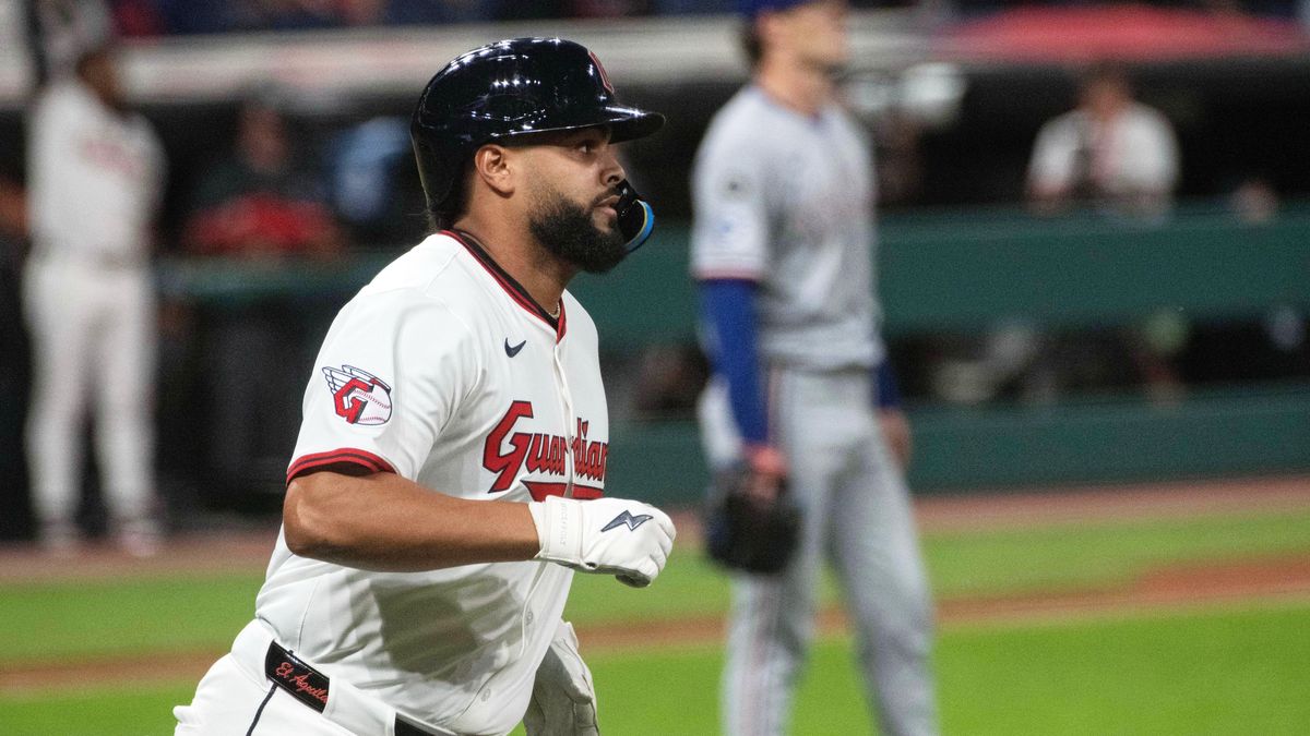 Guardianes aseguran boleto de playoffs en la Americana con victoria 3-2  sobre Rangers