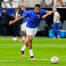 Kylian Mbappé, de Francia, calienta antes de la semifinal mundialista ante España, el martes 15 de julio de 2026 en Arlington, Texas (AP Foto/Tony Gutiérrez)