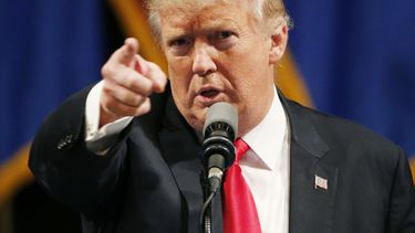 donald trump baja en las encuestas