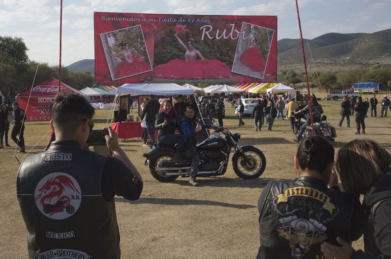 AMN-GEN_MEXICO-QUINCEAÑERA-1.jpg