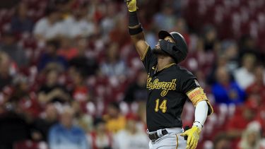 Con jonrones de Castro y Castillo, Piratas derrotan a Rojos