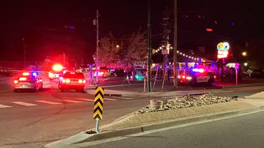 Colorado: Camioneta embiste a multitud en bar; hay 1 muerto