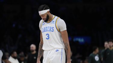 Davis fuera con los Lakers por tiempo indefinido por lesión