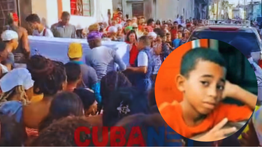 dolor en la habana: familiares despiden a nino arrastrado por una alcantarilla durante una inundacion