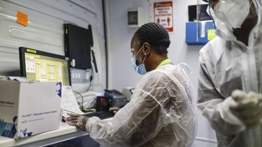 b. 1.351: la nueva cepa covid-19 en sudafrica: lo que sabemos