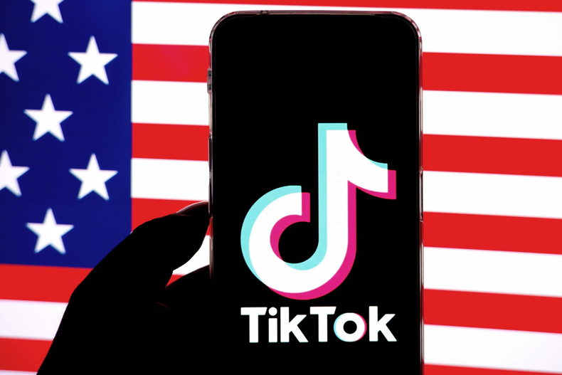 tiktok-phone-american-flag-GettyImages-1246687576-2400-2048x1367.webp