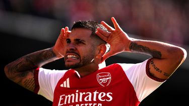 Bruno Guimaraes del Arsenal celebra al anotar el segundo gol de su equipo en el encuentro ante el Leeds en la Liga Premier el sábado 10 de octubre del 2026. ( John Walton/PA via AP)