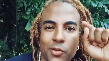 yotuel denuncia que el regimen cubano esta tratando de sabotear patria y vida de cara a los latin grammy