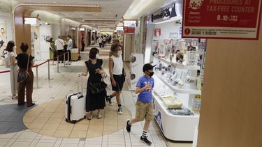 Economía de Japón se contrae ante menor gasto del consumidor