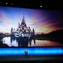 ARCHIVO - Alan Bergman, copresidente de Disney Entertainment, habla con el público durante la presentación de Walt Disney Studios en CinemaCon 2024, el jueves 11 de abril de 2024, en el Caesars Palace de Las Vegas. (Foto AP/Chris Pizzello, archivo)