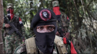 petro suspende las ordenes de captura y extradicion de los jefes del eln que se encuentran en cuba
