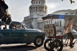 El Capitolio Nacional Cubano en La Habana es visto durante su restauración.