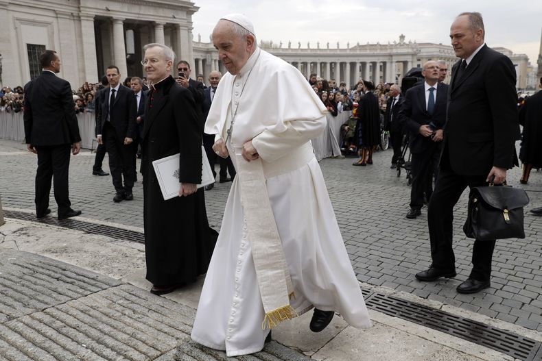 EUR-GEN_VATICANO-GAYS-0.jpg