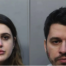 Arrestan a 2 pasajeros que agredieron al personal del aeropuerto de Miami tras perder su vuelo