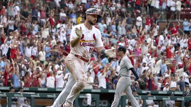 Cardenales doblegan a Yanquis y completan barrida de serie