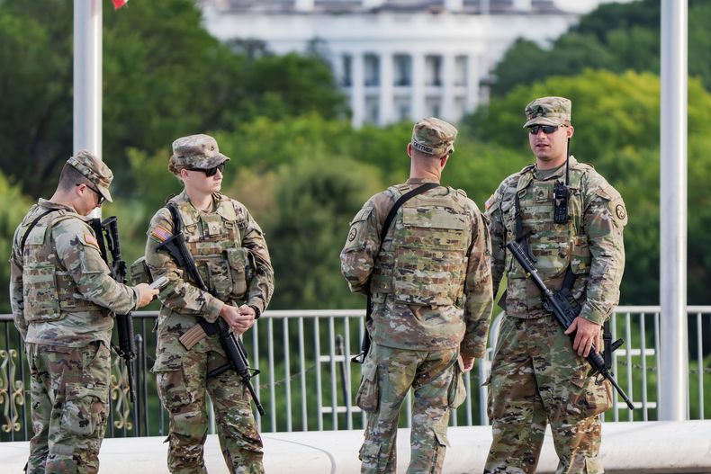 Efectivos de la Guardia Nacional en Washington el 28 de agosto del 2025. (AP foto/J. Scott Applewhite)