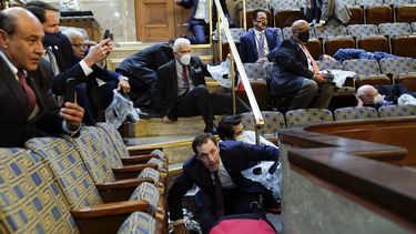 EEUU: Legisladores quedaron expuestos al COVID-19 en asalto