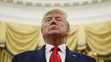 Trump insiste en que denunciante debe declarar ante Congreso