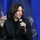 ARCHIVO - La vicepresidenta Kamala Harris habla durante un evento de campaña en Elkins Park, Pennsylvania, el 8 de mayo de 2024. Harris participó en un episodio de Jimmy Kimmel Live! el 4 de junio en el que dijo cómo se enteró sobre la declaración de culpabilidad del expresidente Donald Trump por 34 cargos en su juicio penal por intentar sobornar a una actriz porno. (Foto AP/Matt Rourke, archivo)