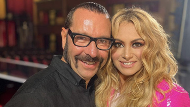 paulina rubio se reencuentra con su primer amor en una entrevista en vivo donde hablo de su rivalidad con thalia