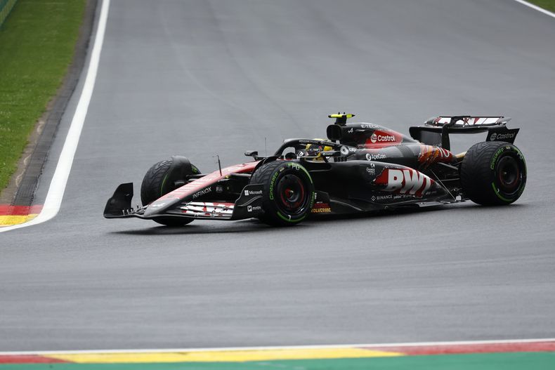 El francés Pierre Gasly compite por Alpine en el Gran Premio de Bélgica, el sábado 27 de julio de 2024, en Spa (AP Foto/Geert Vanden Wijngaert)