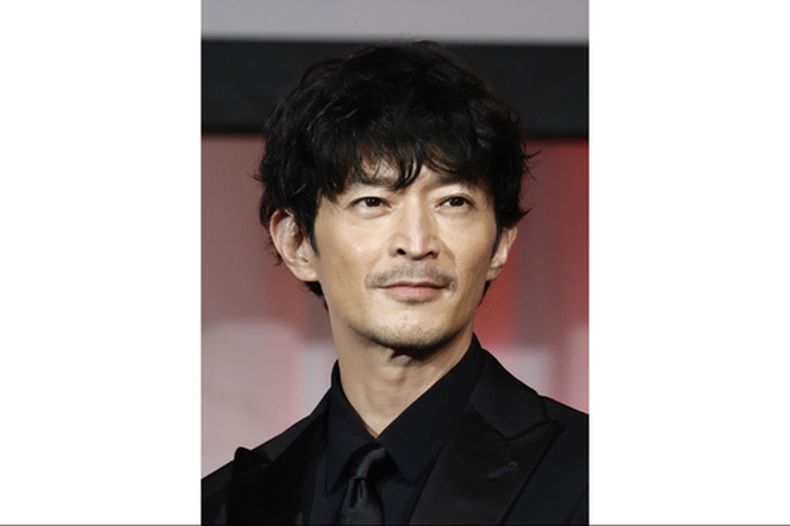 El actor japonés Kenjiro Tsuda, se ve en un escenario en noviembre de 2024, en Tokio, Japón. (Kyodo News via AP)