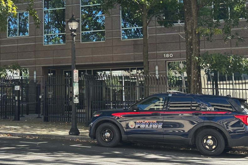 El edificio que alberga oficinas del Servicio de Inmigración y Control de Aduanas en Atlanta, el 21 de octubre del 2026. (AP foto/Kate Brumback)