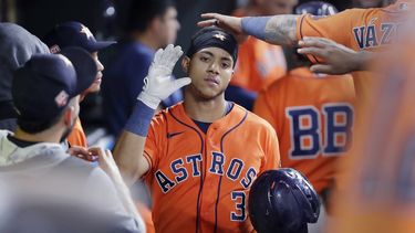 Peña y McCormick pegan jonrones; Astros superan a Angelinos