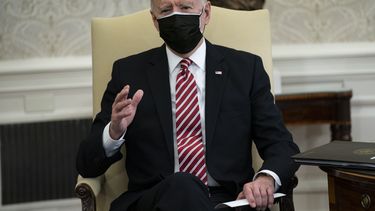 Biden planea aportar 4.000 mdd a plan de vacunación global