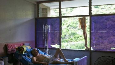 Un paciente descansa en el Hospital Central de Maracay, Venezuela, en esta foto de archivo del octubre del 2013.